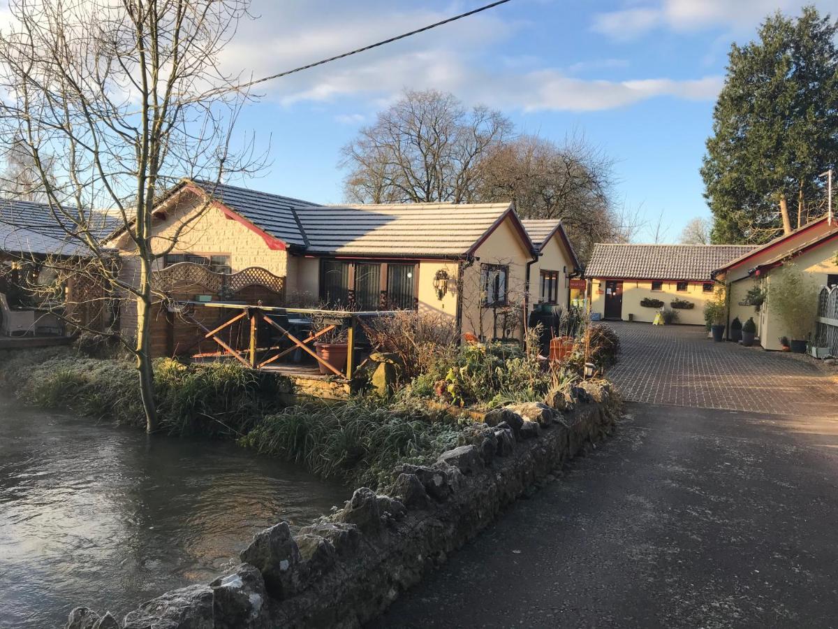 Pet Friendly Riverside Static Caravan Cheddar Extérieur photo