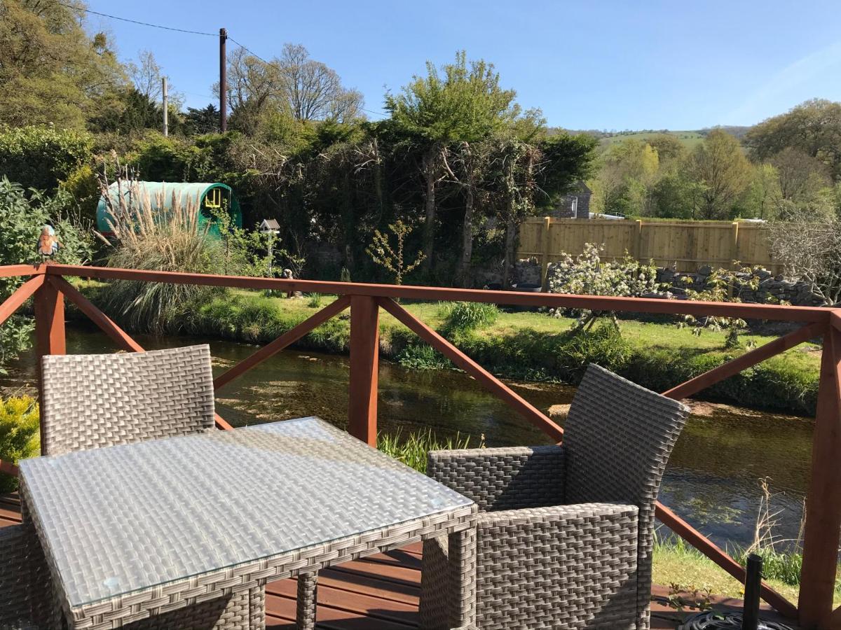 Pet Friendly Riverside Static Caravan Cheddar Extérieur photo