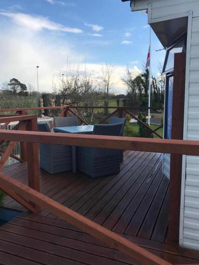 Pet Friendly Riverside Static Caravan Cheddar Extérieur photo