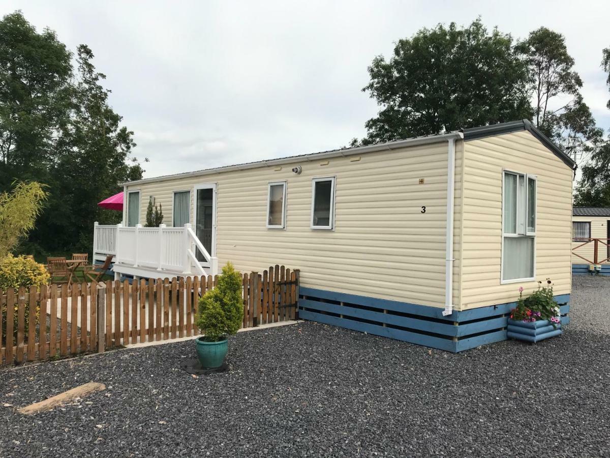 Pet Friendly Riverside Static Caravan Cheddar Extérieur photo
